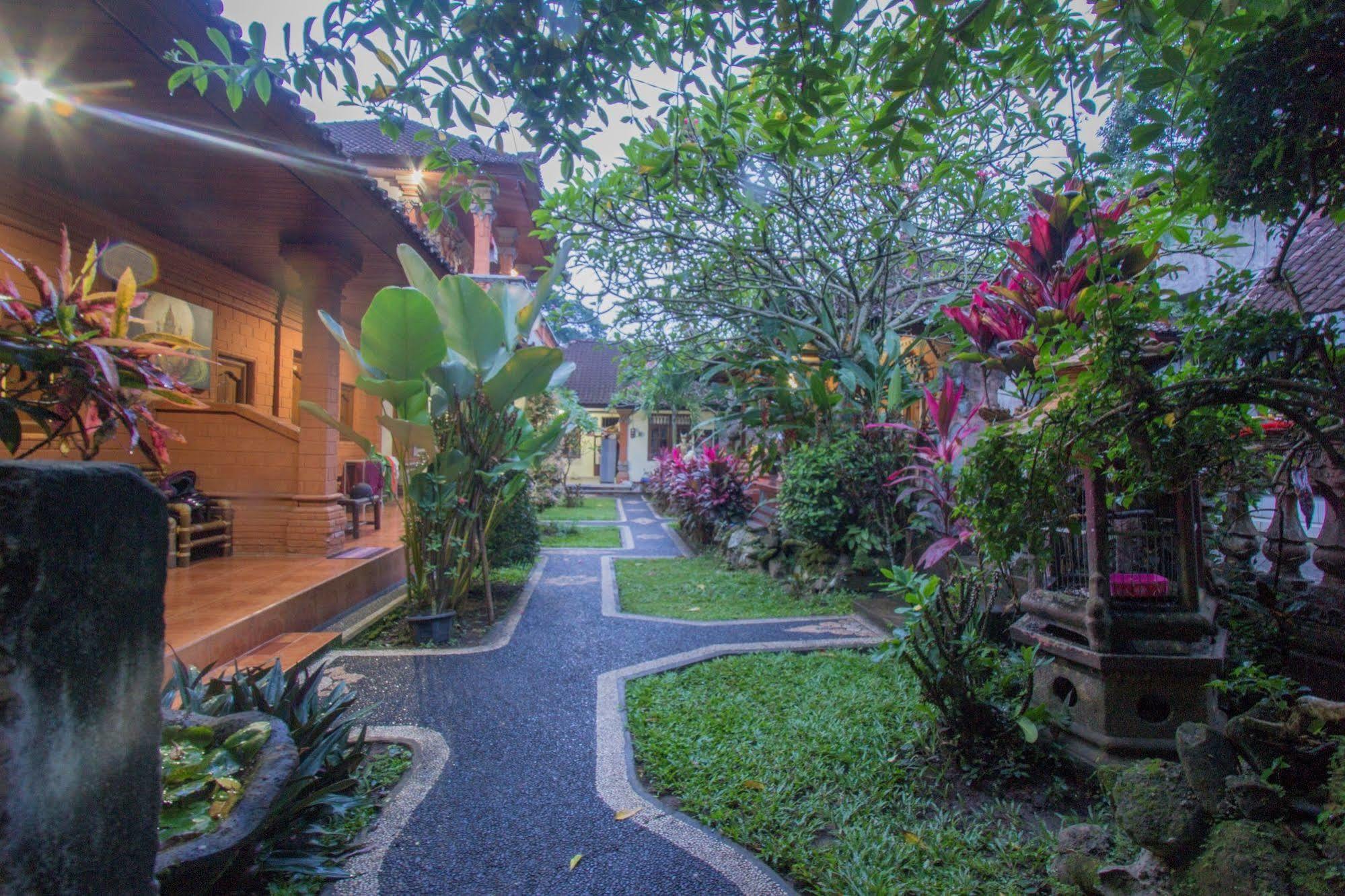 Yuliati House Ubud Buitenkant foto